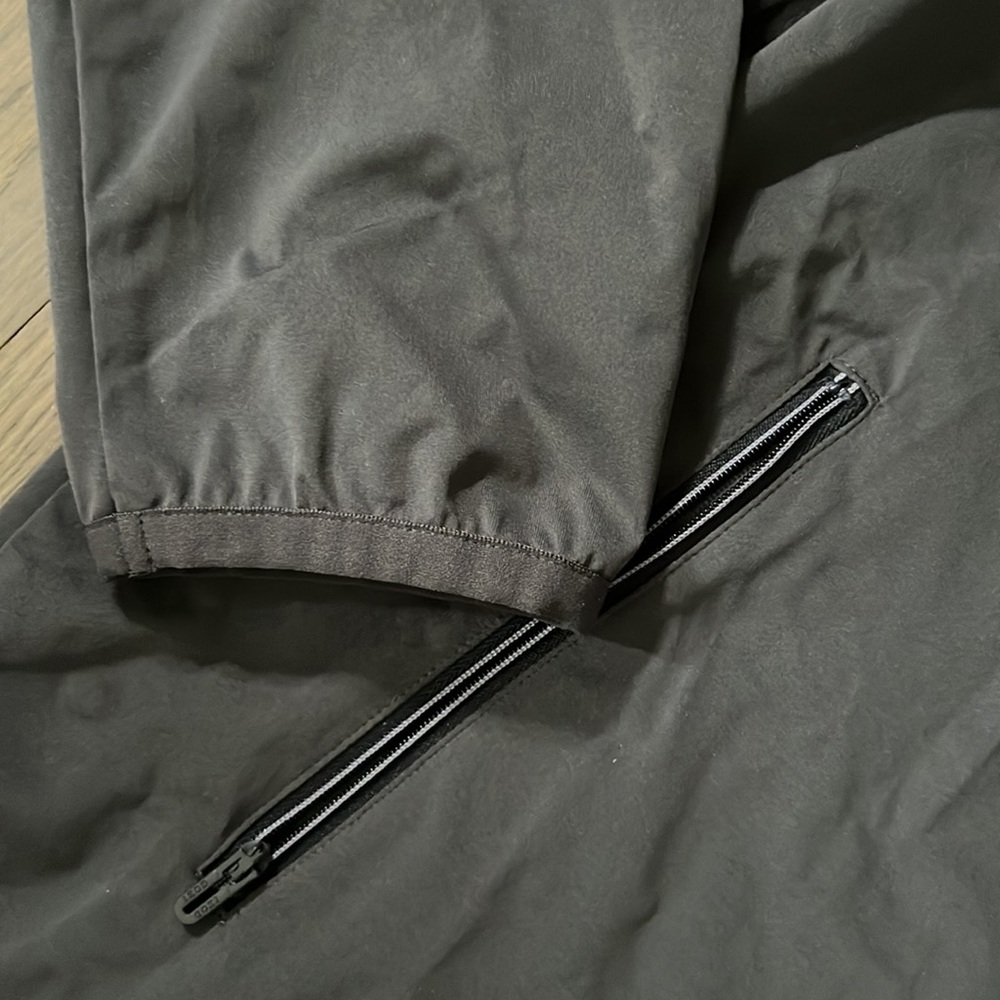 NWT Izod lightweight golf jacket - Picture 4 of 11